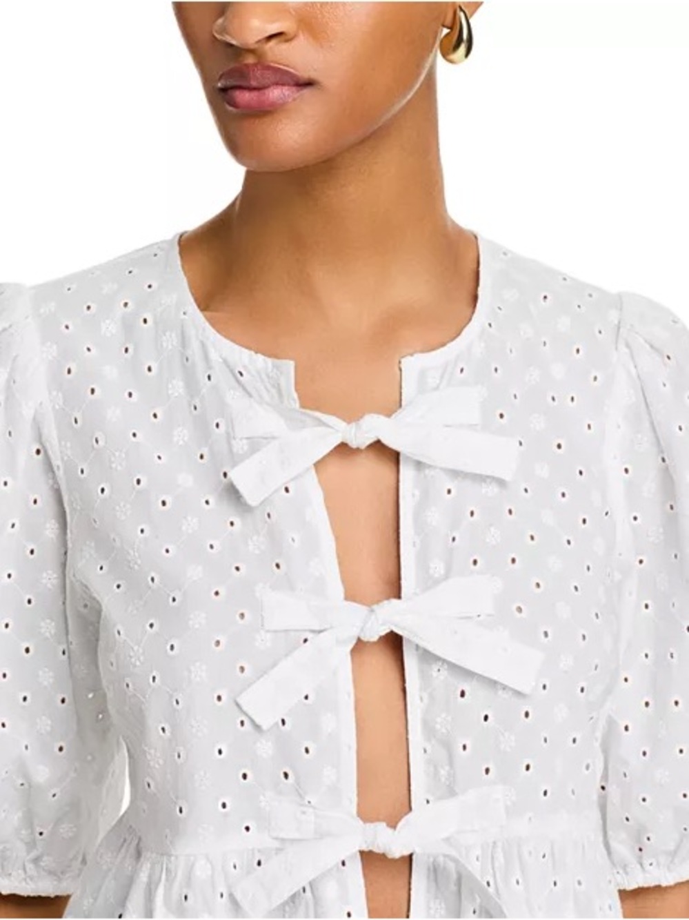 Women’s White Eyelet Tie-Front Top steve Madden XS  new with tag